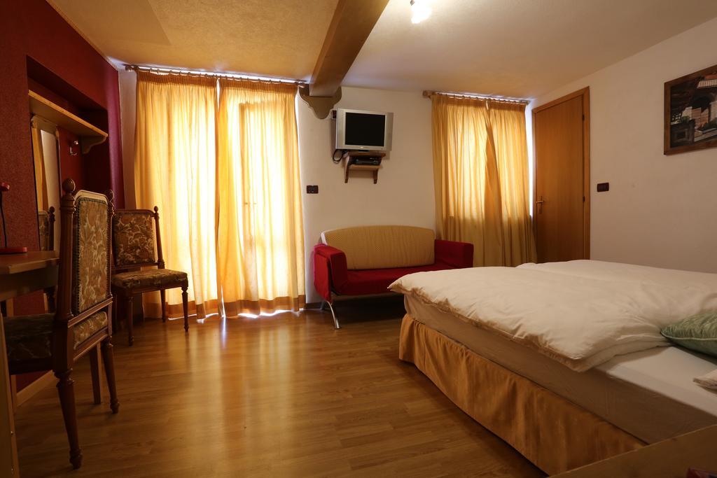 Albergo Centrale Forni di Sopra Oda fotoğraf
